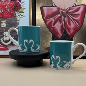 Roy Kirkham Fine Bone China Swan Mugs
NIB Pair